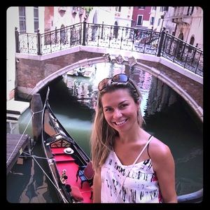 Meet your Posher, Anca